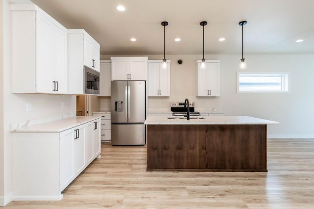 10311 Burgundy Drive, Horace, ND 58047