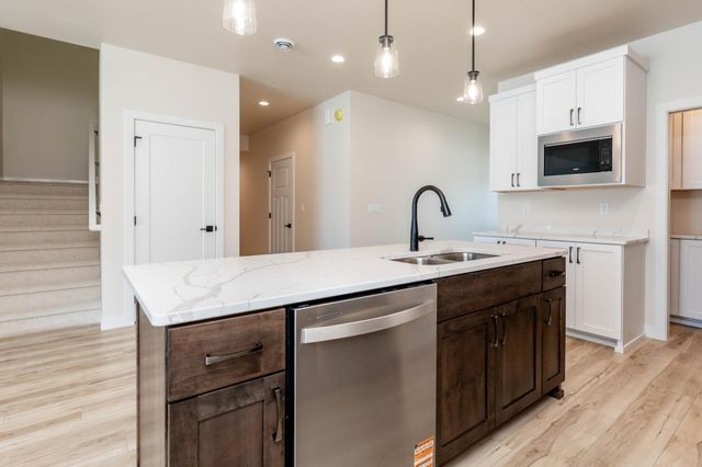 10311 Burgundy Drive, Horace, ND 58047