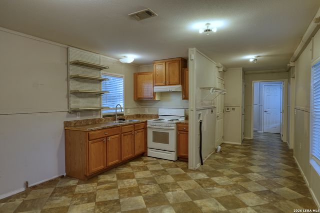 1352 Linda, Canyon Lake, TX 78133