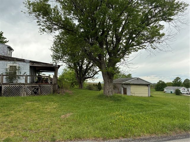 105 Lentz Rd, Unity Twp, PA 15650