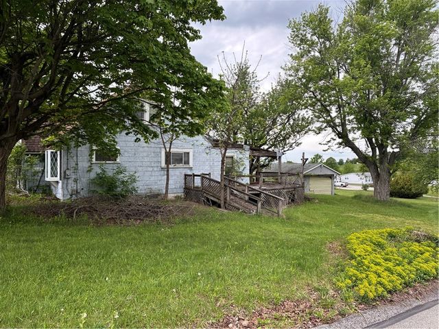 105 Lentz Rd, Unity Twp, PA 15650
