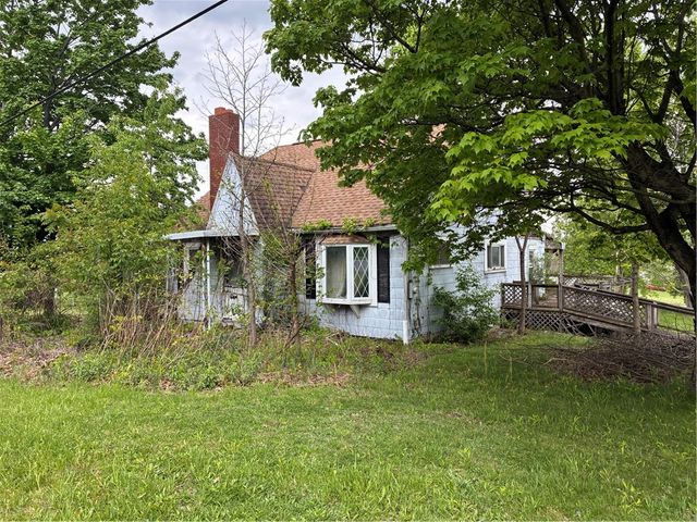 105 Lentz Rd, Unity Twp, PA 15650