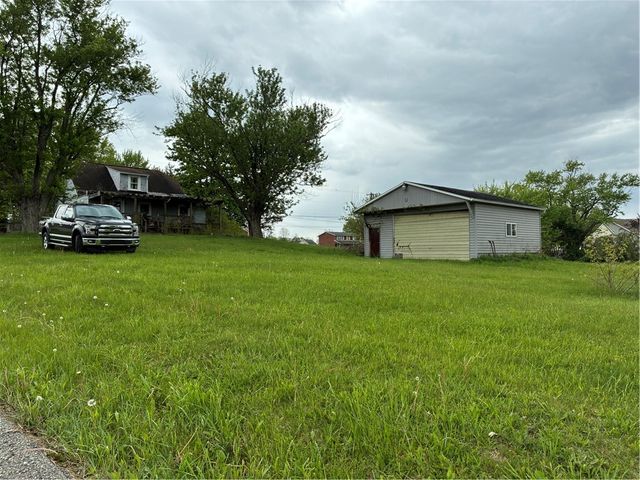 105 Lentz Rd, Unity Twp, PA 15650