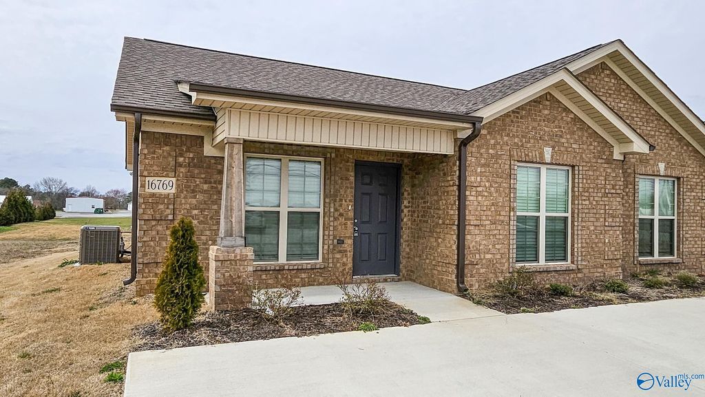 16769 Newby Chapel Road 12, Athens, AL 35613