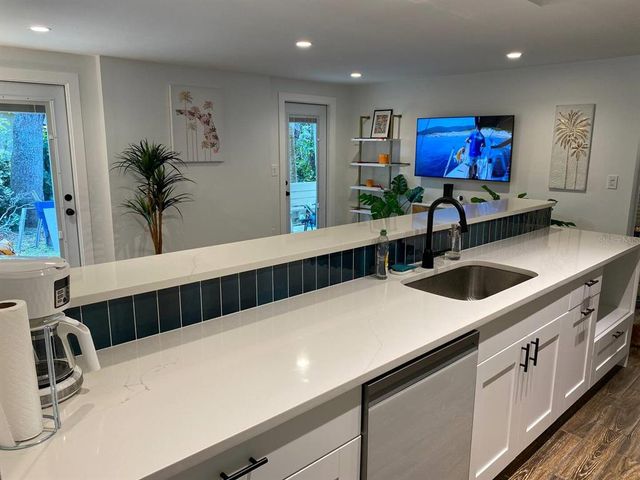 1503 EDNA AVE NW, Largo, FL 33770