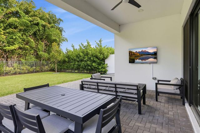 8544 Apple Falls Lane, Boca Raton, FL 33496