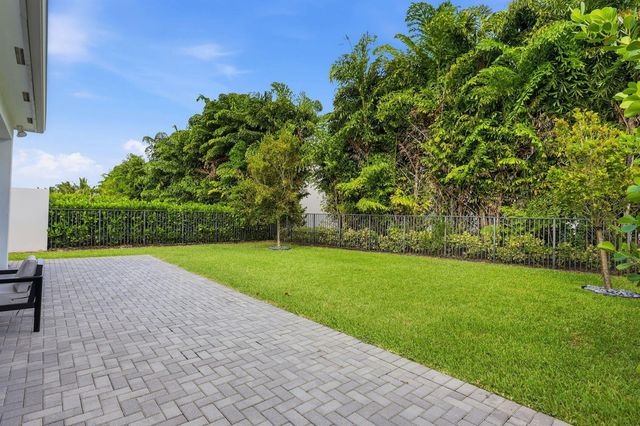 8544 Apple Falls Lane, Boca Raton, FL 33496
