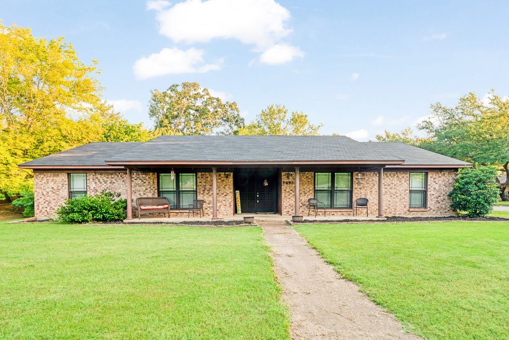 3095 Mahaffey Lane, Paris, TX 75460