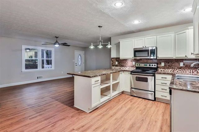 106 Village Drive, Hiram, GA 30141