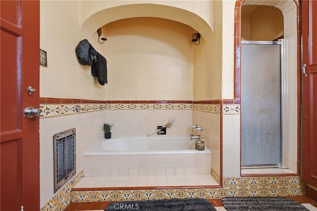 1308 W 82nd Street, Los Angeles, CA 90044