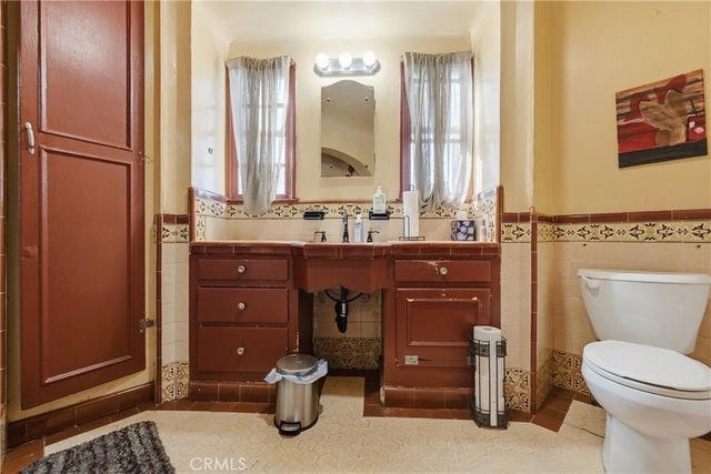 1308 W 82nd Street, Los Angeles, CA 90044