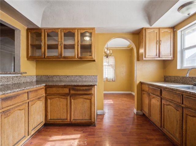 1308 W 82nd Street, Los Angeles, CA 90044