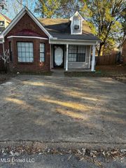 3245 Edenshire Lane, Horn Lake, MS 38637