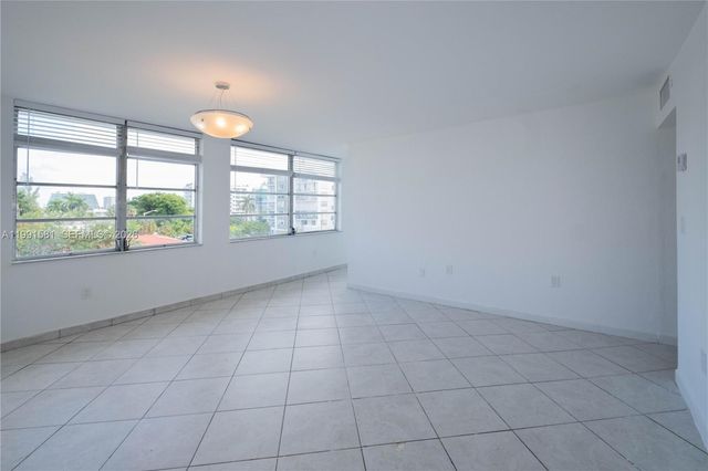 1075 93rd St 403, Bay Harbor Islands, FL 33154