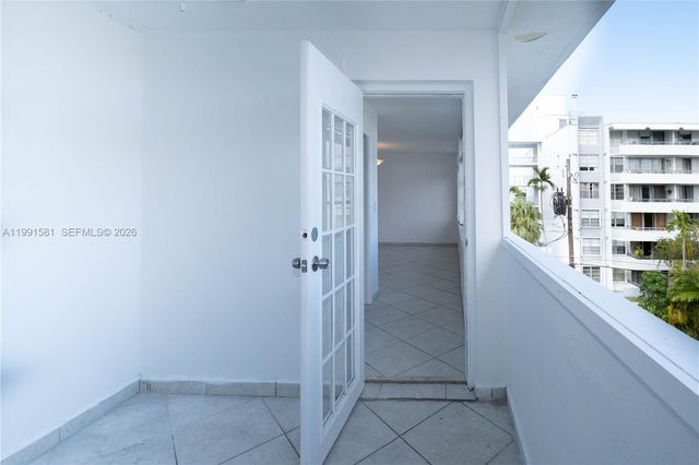 1075 93rd St 403, Bay Harbor Islands, FL 33154