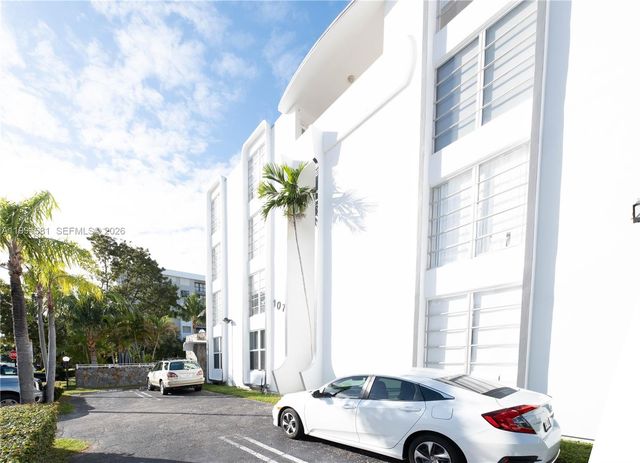 1075 93rd St 403, Bay Harbor Islands, FL 33154