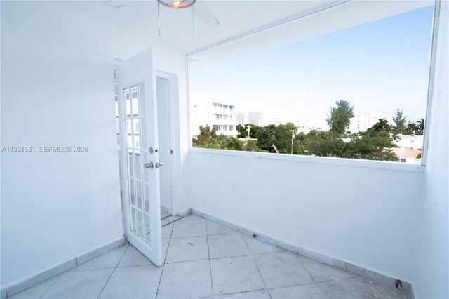 1075 93rd St 403, Bay Harbor Islands, FL 33154