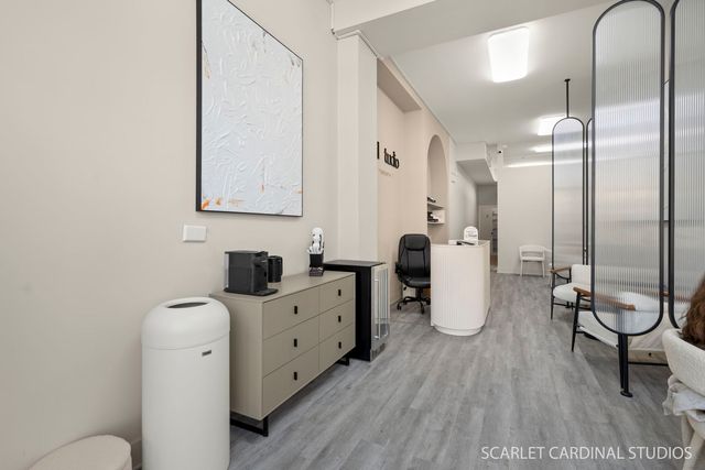 2956 N Lincoln Avenue, Chicago, IL 60657