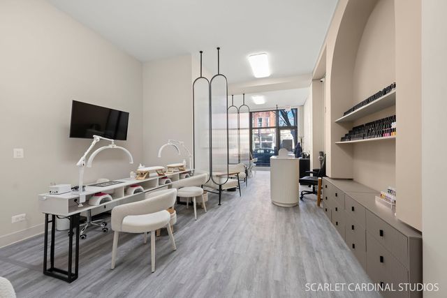 2956 N Lincoln Avenue, Chicago, IL 60657