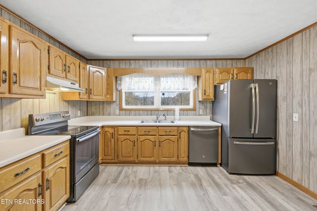 3522 Bogard Rd, Cosby, TN 37722