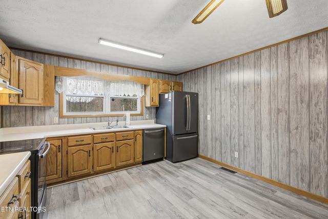 3522 Bogard Rd, Cosby, TN 37722