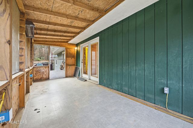 3522 Bogard Rd, Cosby, TN 37722