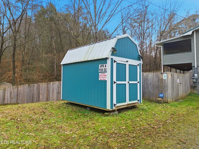 3522 Bogard Rd, Cosby, TN 37722