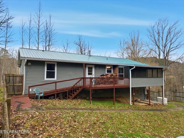 3522 Bogard Rd, Cosby, TN 37722