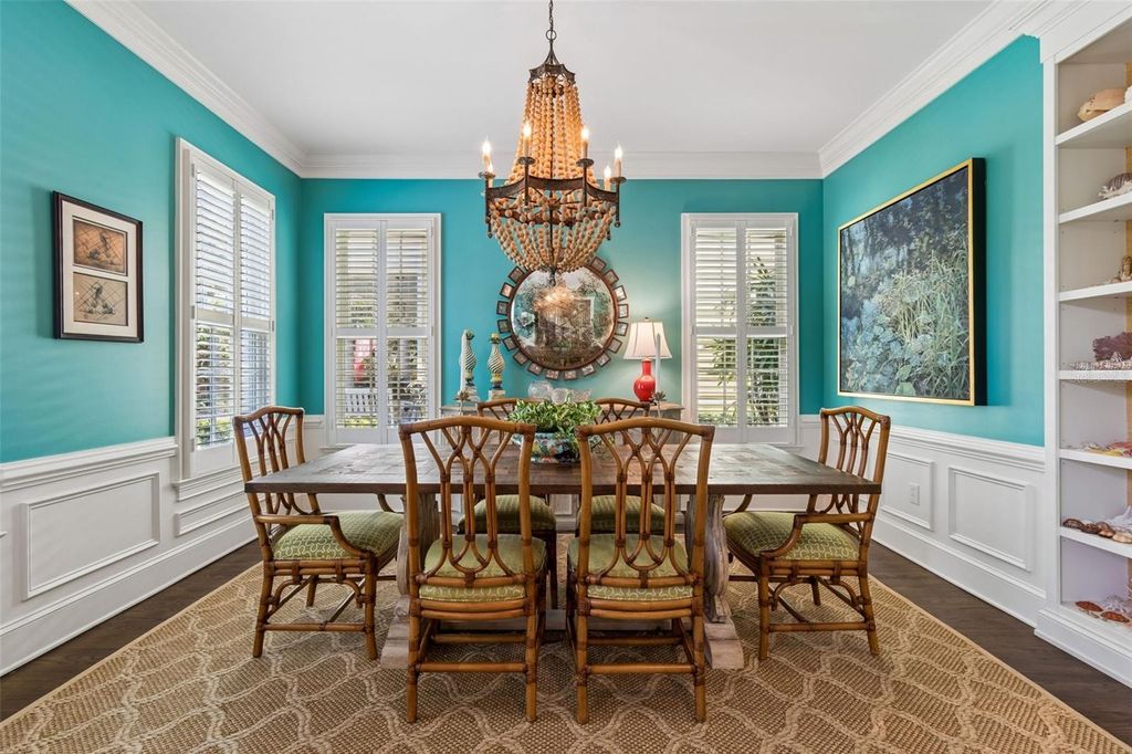 Image 4 of property listing at 2414 W COUNTRY CLUB AVENUE, Tampa, FL 33611