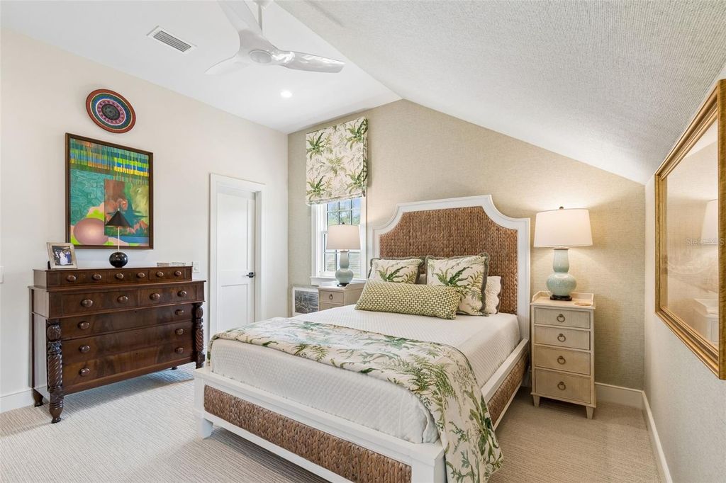 Image 45 of property listing at 2414 W COUNTRY CLUB AVENUE, Tampa, FL 33611