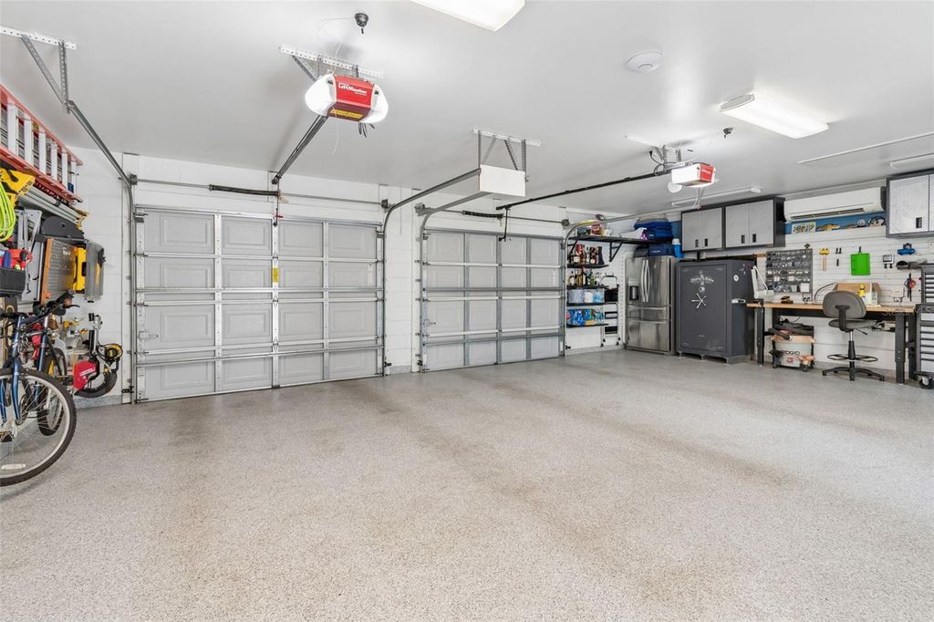 Image 48 of property listing at 2414 W COUNTRY CLUB AVENUE, Tampa, FL 33611