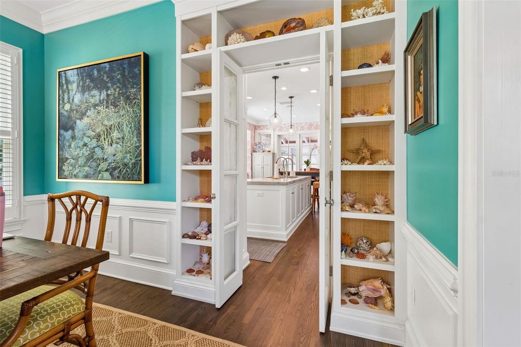 Image 64 of property listing at 2414 W COUNTRY CLUB AVENUE, Tampa, FL 33611