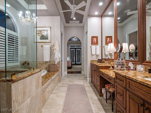 2204 Goshawk CT, Naples, FL 34105