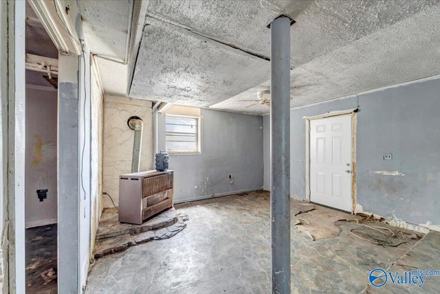 3238 Uvalde Lane NW, Huntsville, AL 35810