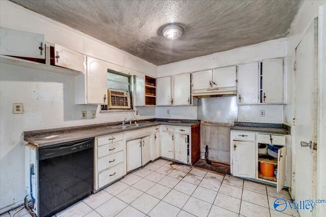 3238 Uvalde Lane NW, Huntsville, AL 35810