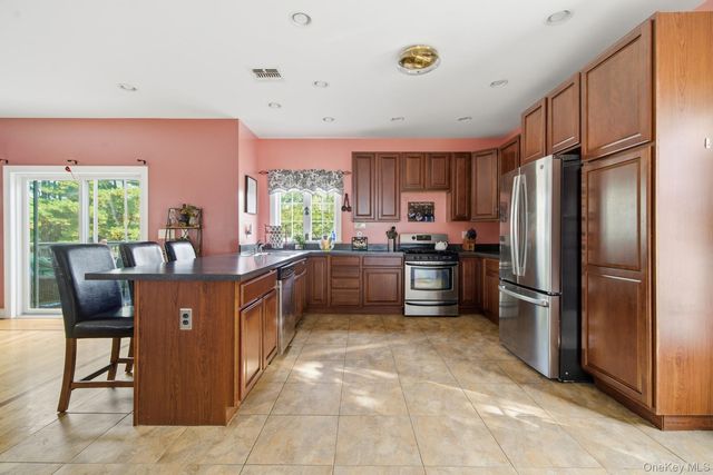 28 Hewitt Street, Garnerville, NY 10923