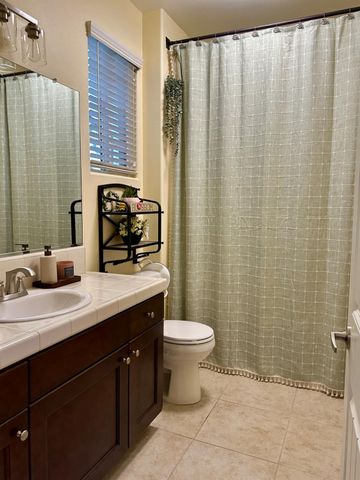 843 Bellis, Dinuba, CA 93618