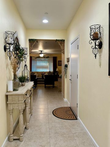 843 Bellis, Dinuba, CA 93618