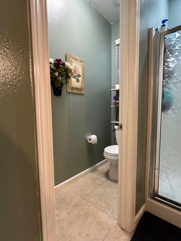 843 Bellis, Dinuba, CA 93618