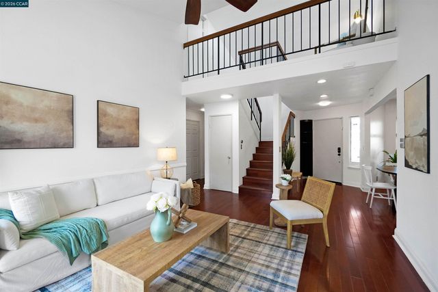 1 Sapphire Ct, Hercules, CA 94547