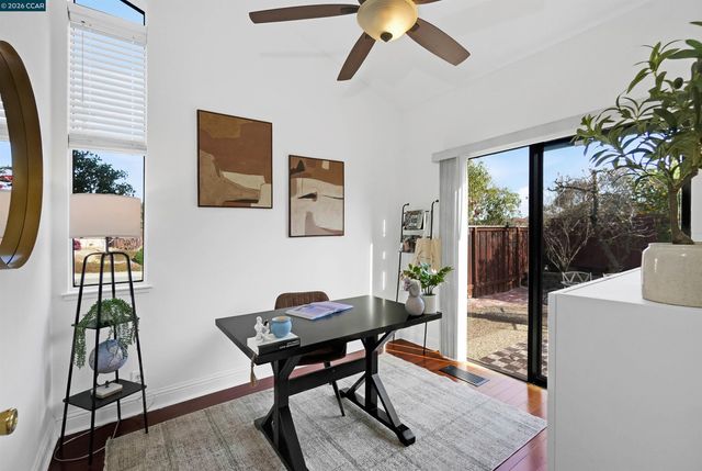 1 Sapphire Ct, Hercules, CA 94547