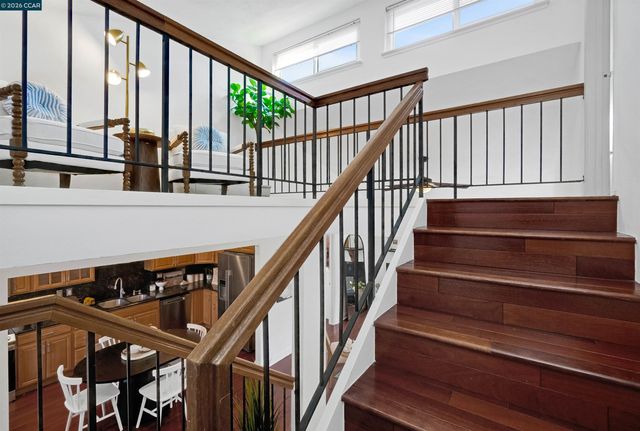 1 Sapphire Ct, Hercules, CA 94547