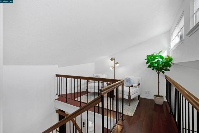 1 Sapphire Ct, Hercules, CA 94547