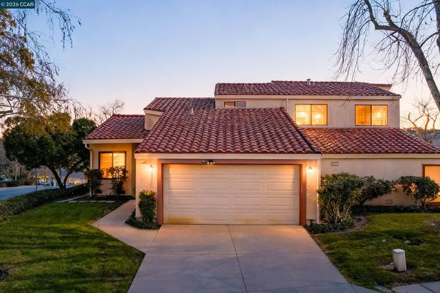 1 Sapphire Ct, Hercules, CA 94547