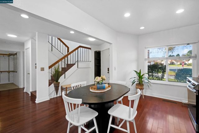 1 Sapphire Ct, Hercules, CA 94547