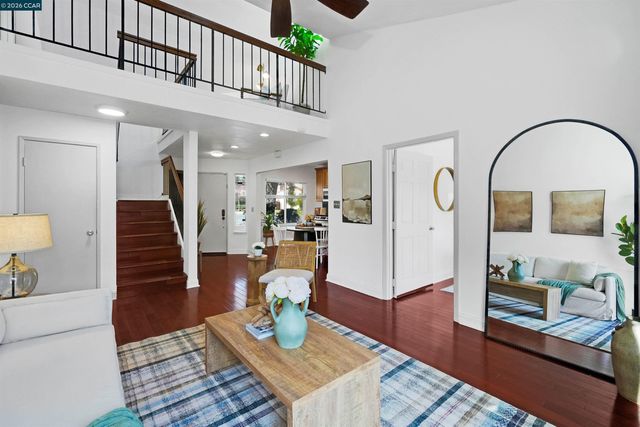 1 Sapphire Ct, Hercules, CA 94547