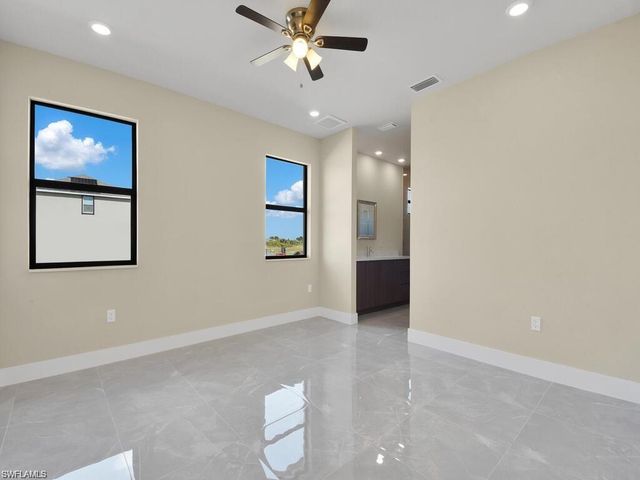 800 NW 3rd AVE, Cape Coral, FL 33993