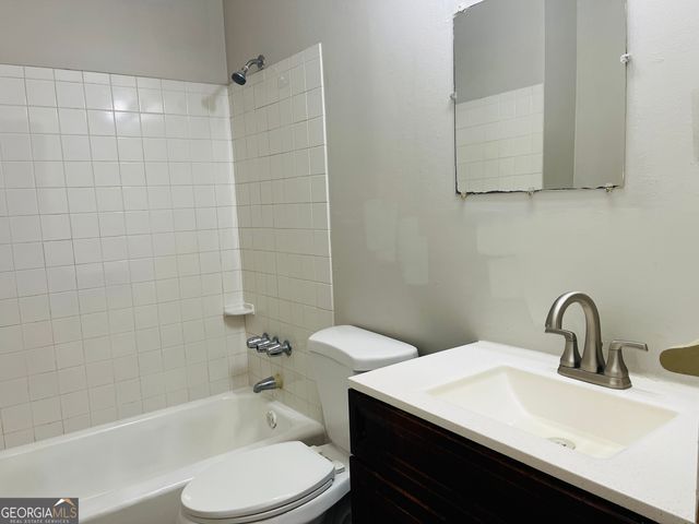 217 W Central Avenue B, Griffin, GA 30223