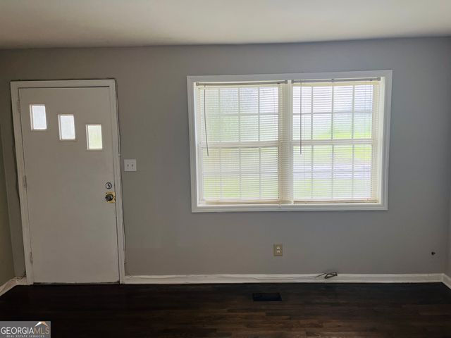 217 W Central Avenue B, Griffin, GA 30223