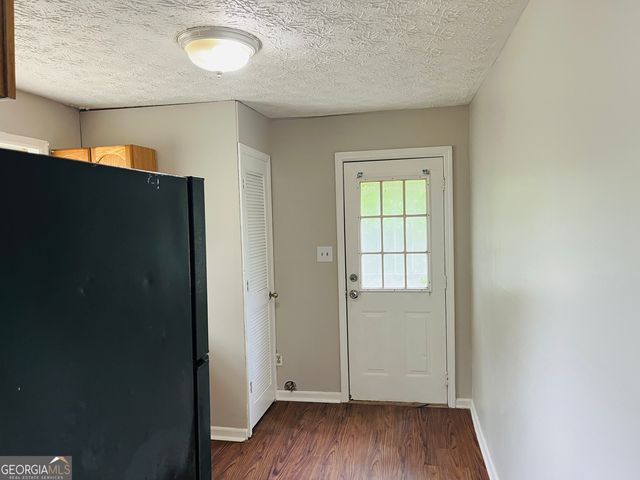 217 W Central Avenue B, Griffin, GA 30223